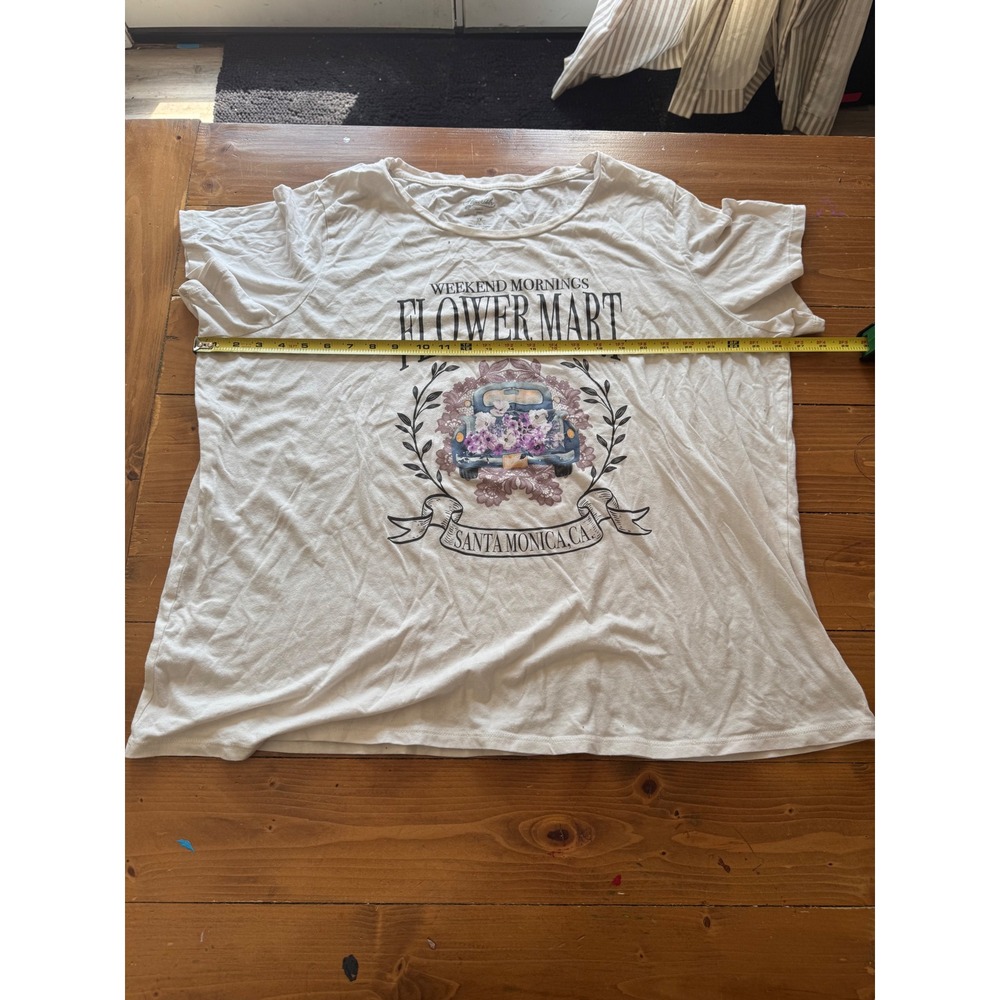 Fleurish Flower Mart Santa Monica Graphic T-Shirt Womens 3X Cream Short Sleeve